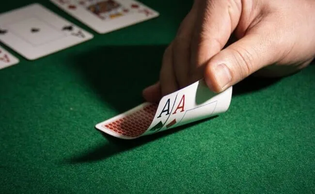 nha-cai-iwin-slow-play-poker-meo (1)